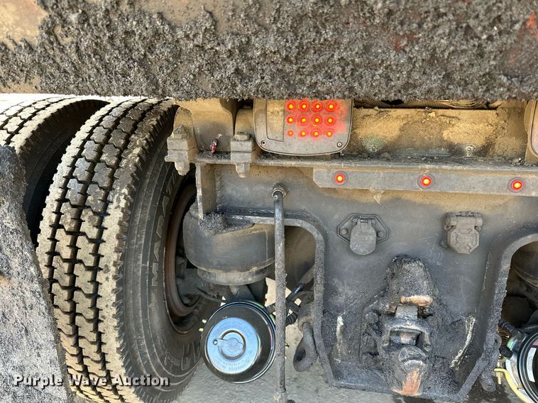 image for item DR4253 2021 Kenworth T880 dump truck