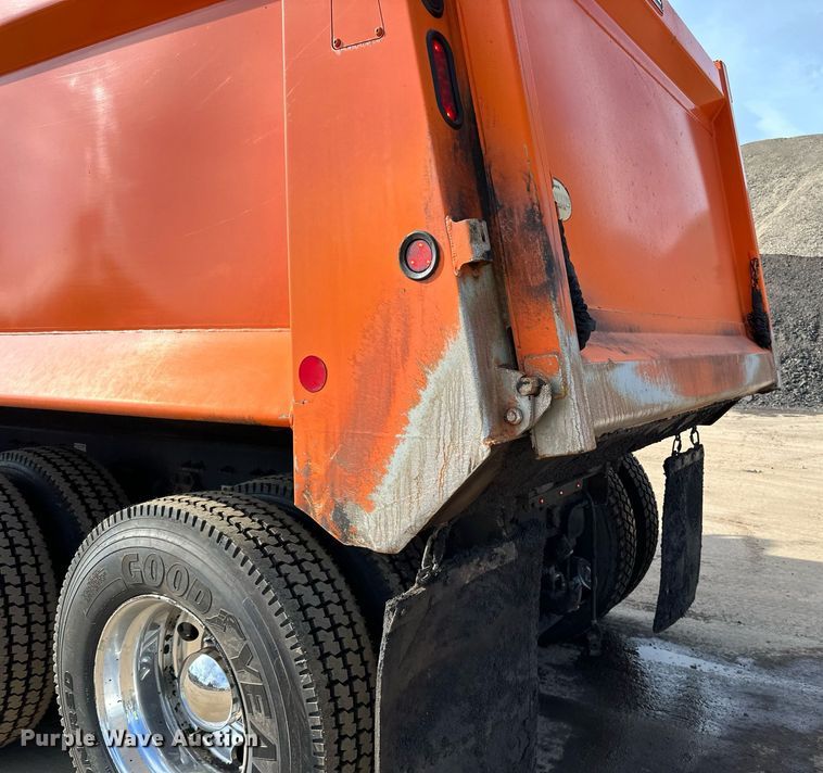 image for item DR4253 2021 Kenworth T880 dump truck