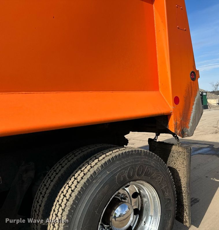 image for item DR4253 2021 Kenworth T880 dump truck