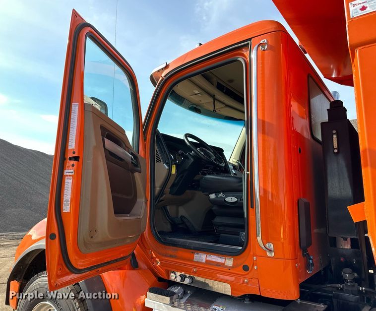 image for item DR4253 2021 Kenworth T880 dump truck