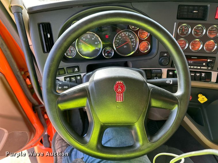 image for item DR4253 2021 Kenworth T880 dump truck