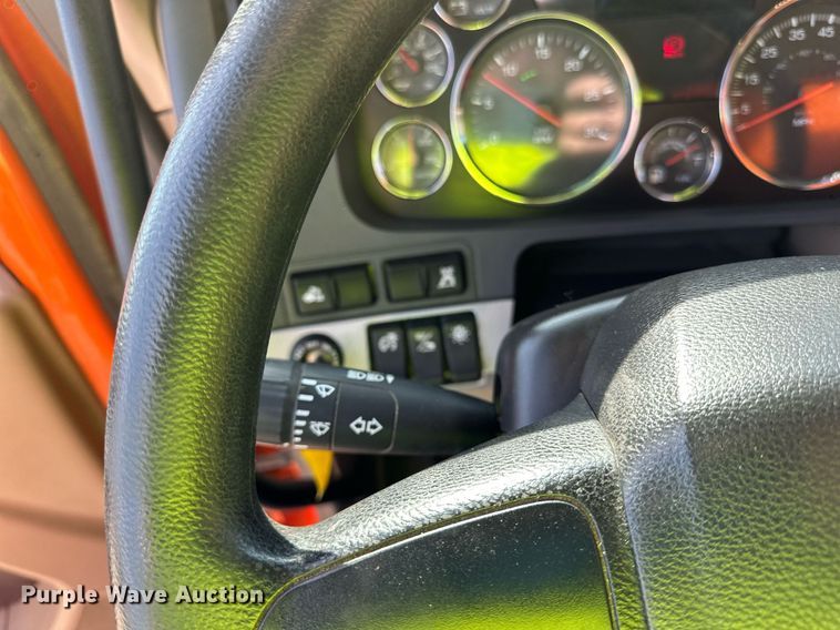 image for item DR4253 2021 Kenworth T880 dump truck