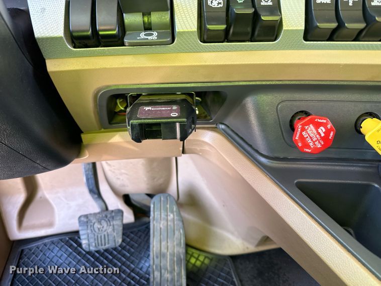 image for item DR4253 2021 Kenworth T880 dump truck