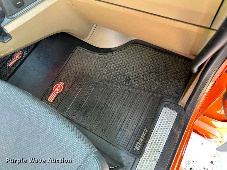 image for item DR4253 2021 Kenworth T880 dump truck