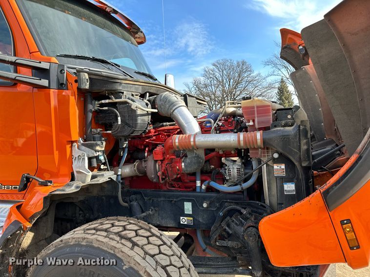 image for item DR4253 2021 Kenworth T880 dump truck