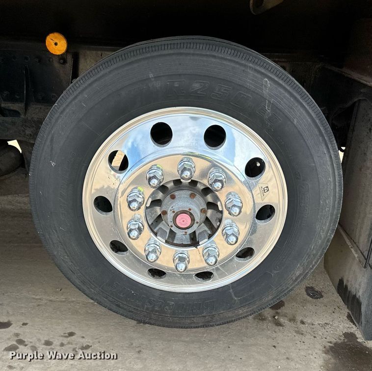 image for item DR4253 2021 Kenworth T880 dump truck