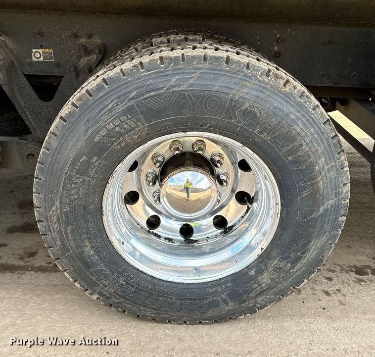 image for item DR4253 2021 Kenworth T880 dump truck