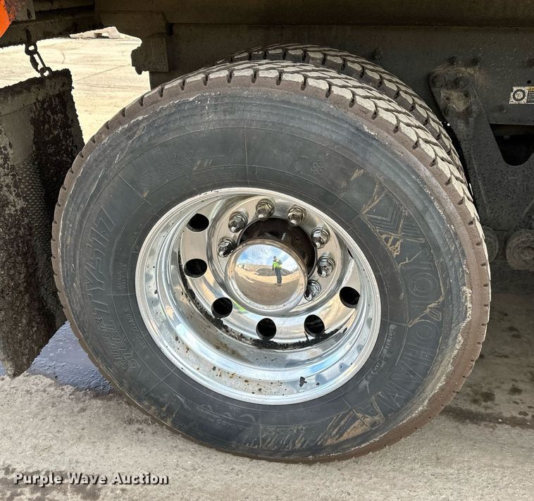 image for item DR4253 2021 Kenworth T880 dump truck