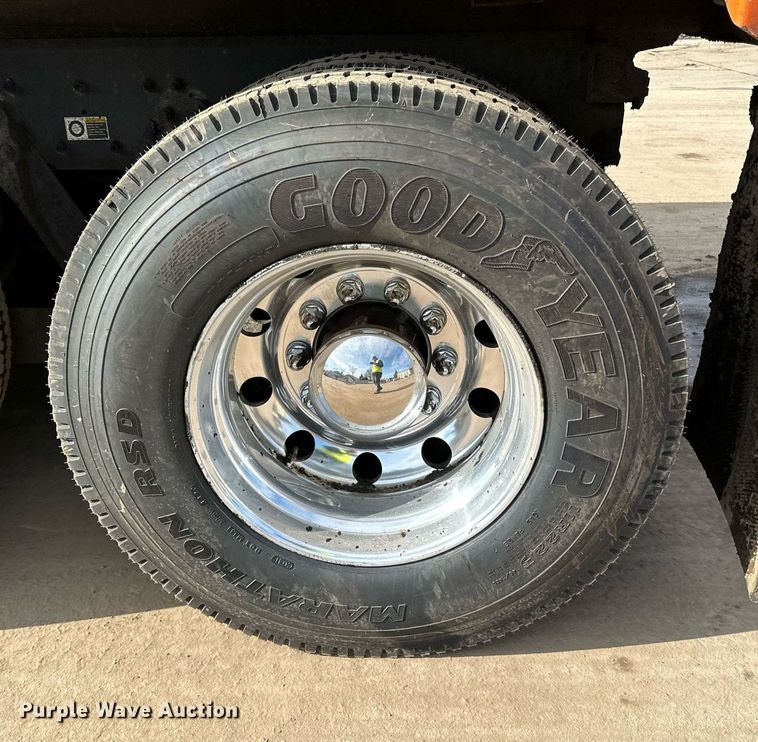 image for item DR4253 2021 Kenworth T880 dump truck