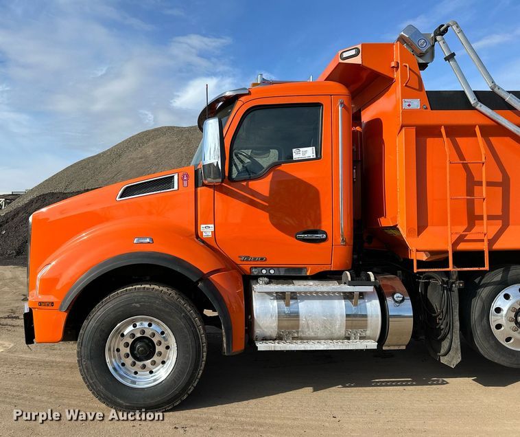 image for item DR4254 2021 Kenworth T880 dump truck