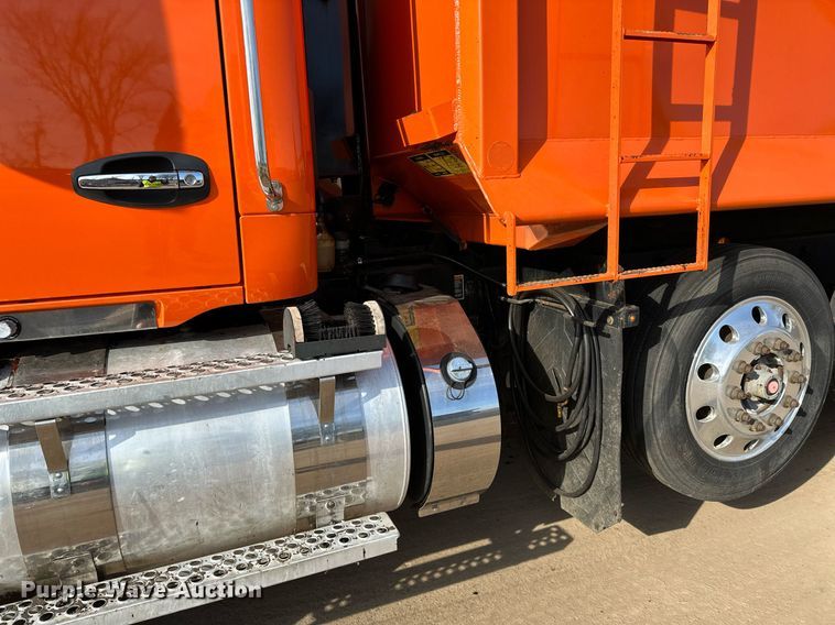 image for item DR4254 2021 Kenworth T880 dump truck