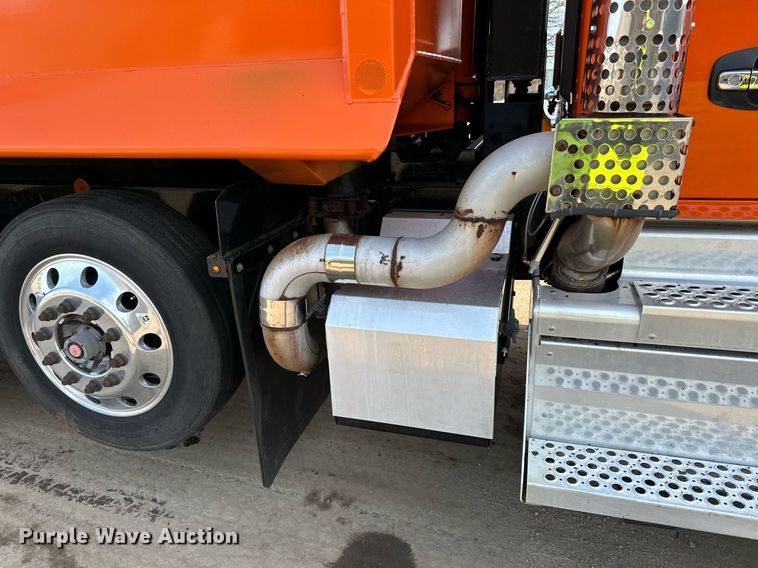 image for item DR4254 2021 Kenworth T880 dump truck