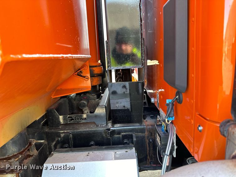 image for item DR4254 2021 Kenworth T880 dump truck