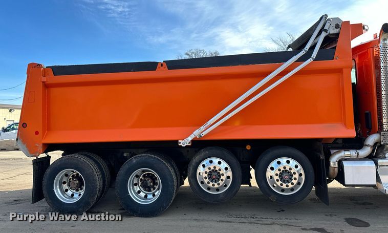 image for item DR4254 2021 Kenworth T880 dump truck