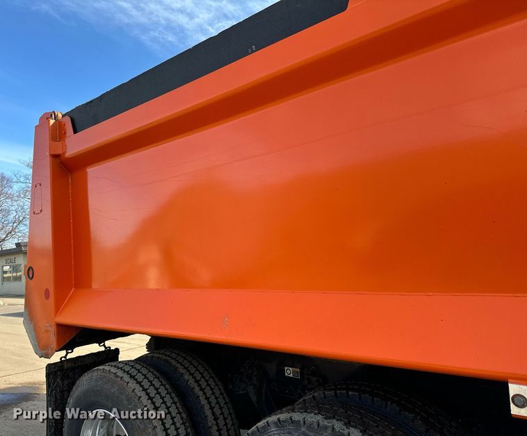 image for item DR4254 2021 Kenworth T880 dump truck