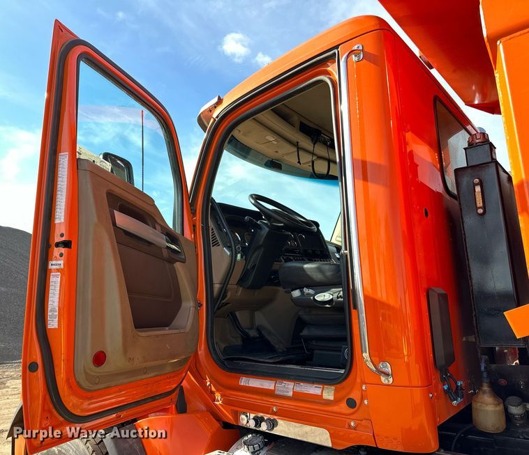 image for item DR4254 2021 Kenworth T880 dump truck