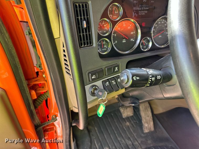 image for item DR4254 2021 Kenworth T880 dump truck