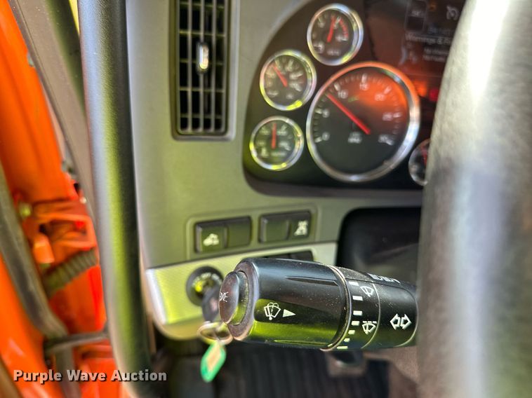 image for item DR4254 2021 Kenworth T880 dump truck