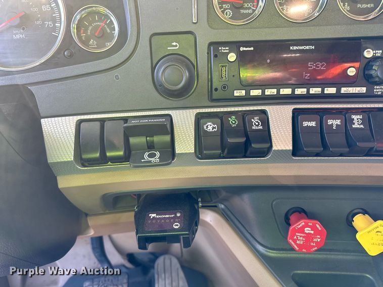 image for item DR4254 2021 Kenworth T880 dump truck