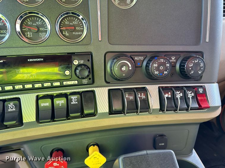 image for item DR4254 2021 Kenworth T880 dump truck