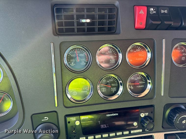 image for item DR4254 2021 Kenworth T880 dump truck