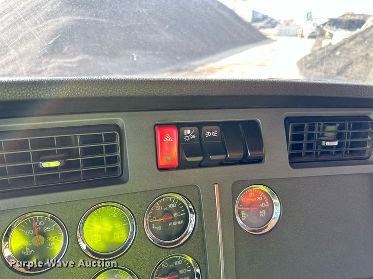 image for item DR4254 2021 Kenworth T880 dump truck