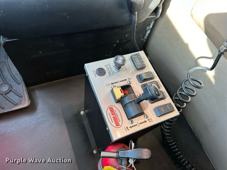 image for item DR4254 2021 Kenworth T880 dump truck