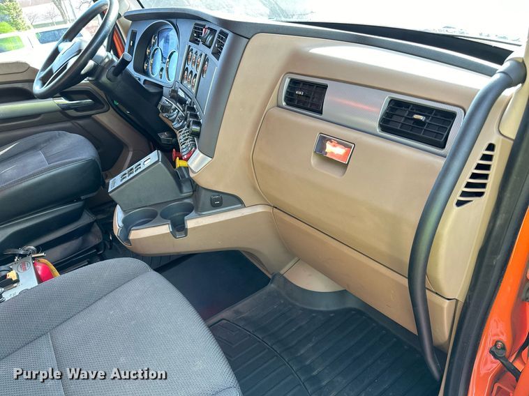 image for item DR4254 2021 Kenworth T880 dump truck