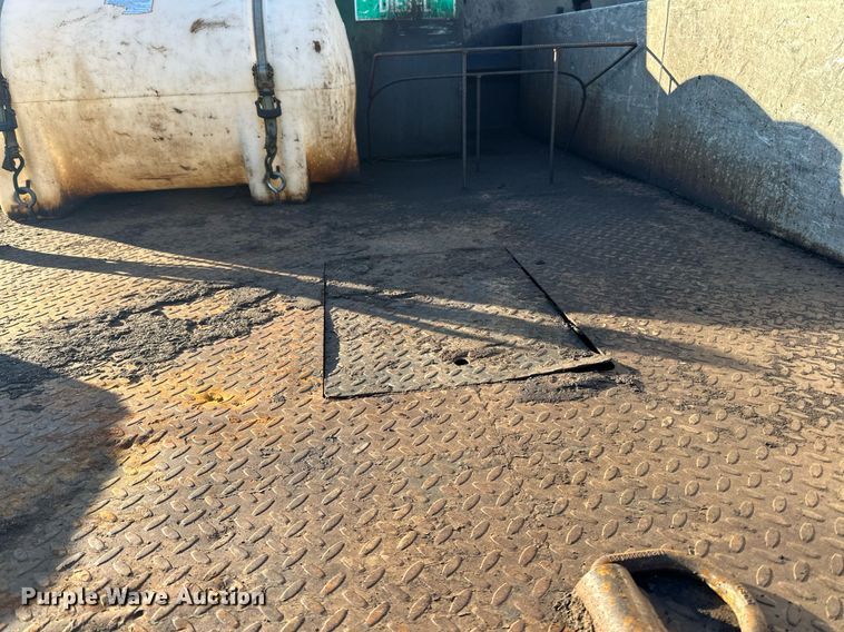 image for item DR4255 2012 Peterbilt  337 flatbed truck