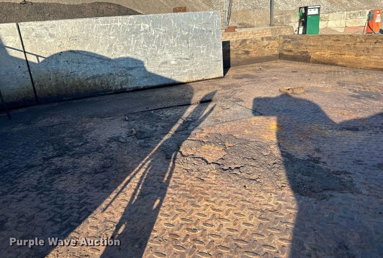 image for item DR4255 2012 Peterbilt  337 flatbed truck