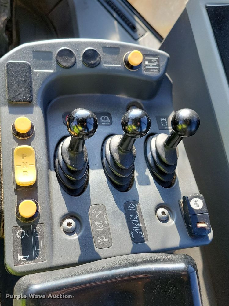 image for item DR4256 2016 Caterpillar 962M wheel loader