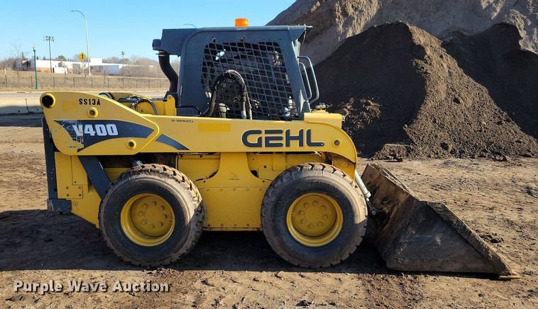 image for item DR4258 2013 Gehl V400 skid steer loader