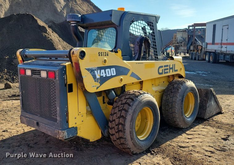 image for item DR4258 2013 Gehl V400 skid steer loader