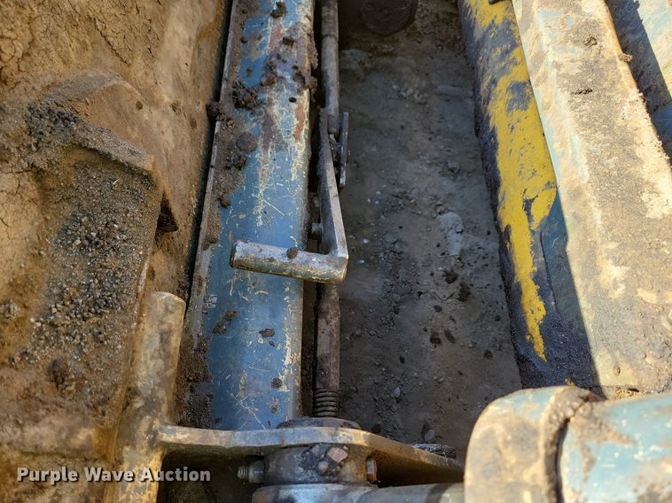 image for item DR4258 2013 Gehl V400 skid steer loader