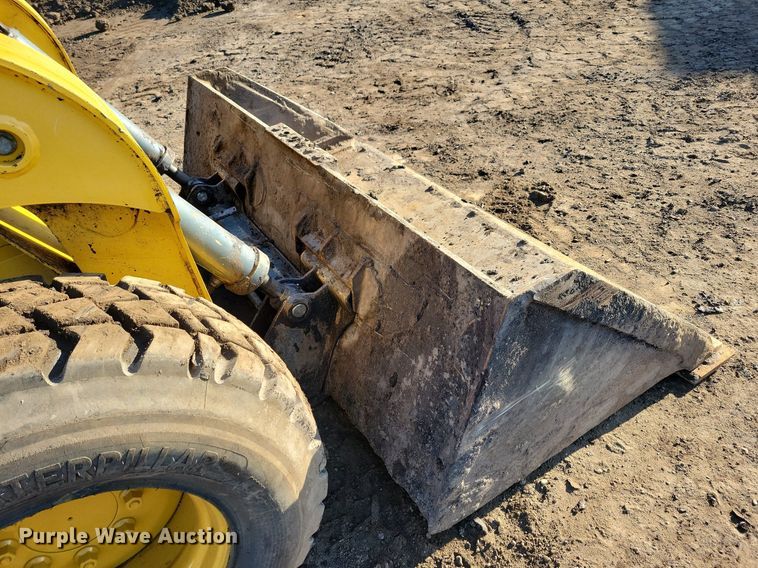 image for item DR4258 2013 Gehl V400 skid steer loader