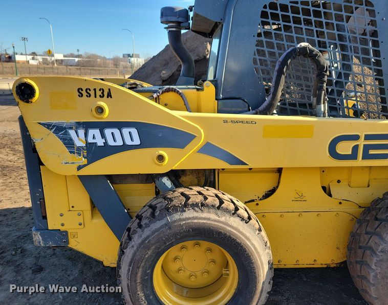 image for item DR4258 2013 Gehl V400 skid steer loader