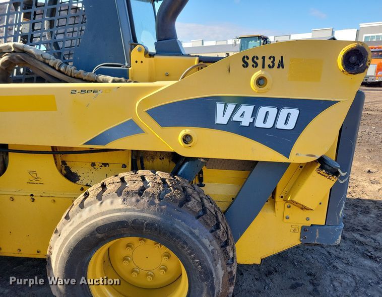 image for item DR4258 2013 Gehl V400 skid steer loader