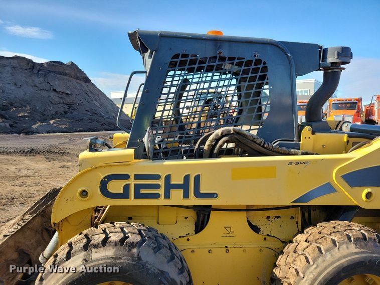 image for item DR4258 2013 Gehl V400 skid steer loader