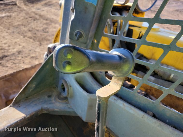 image for item DR4258 2013 Gehl V400 skid steer loader