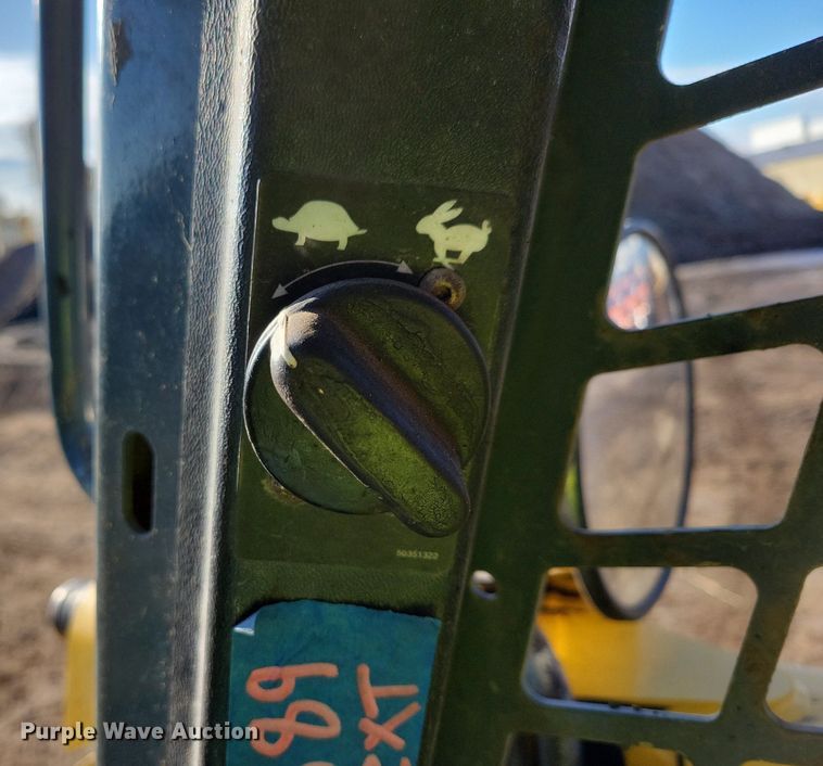 image for item DR4258 2013 Gehl V400 skid steer loader