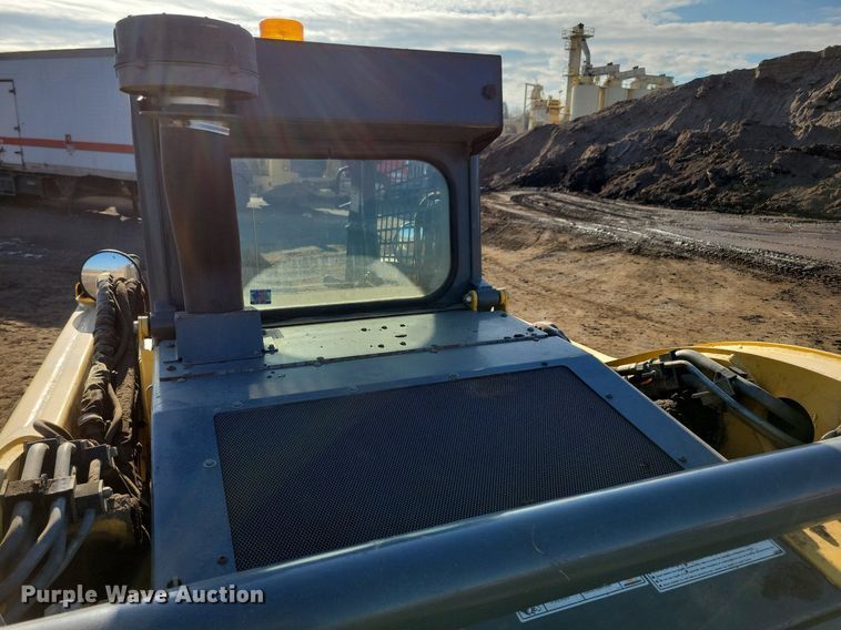 image for item DR4258 2013 Gehl V400 skid steer loader