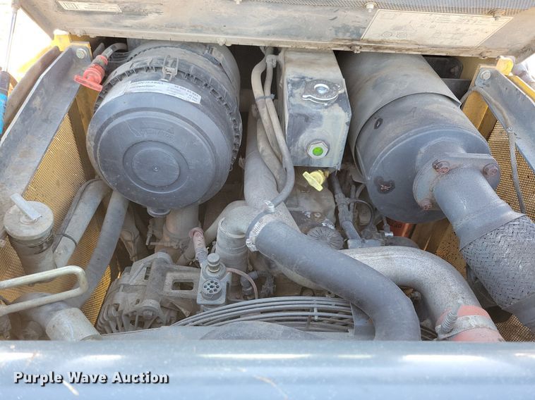 image for item DR4258 2013 Gehl V400 skid steer loader