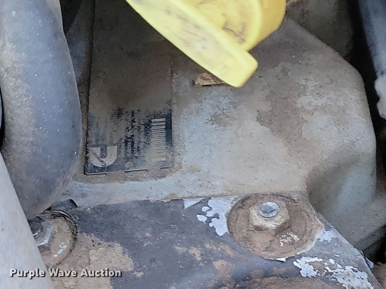 image for item DR4258 2013 Gehl V400 skid steer loader