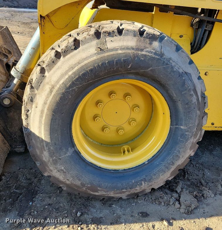 image for item DR4258 2013 Gehl V400 skid steer loader