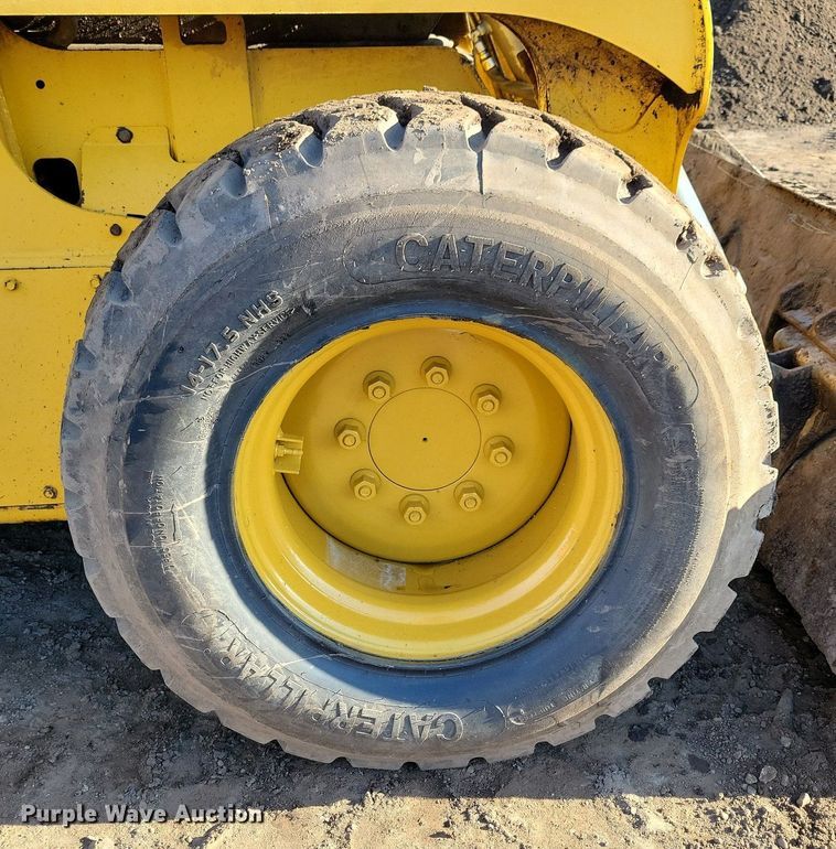 image for item DR4258 2013 Gehl V400 skid steer loader