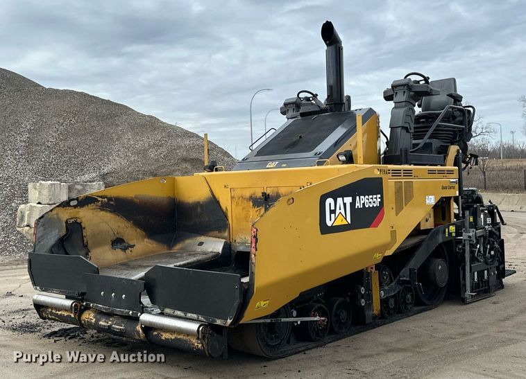 image for item DR4259 2019 Caterpillar AP655F paver