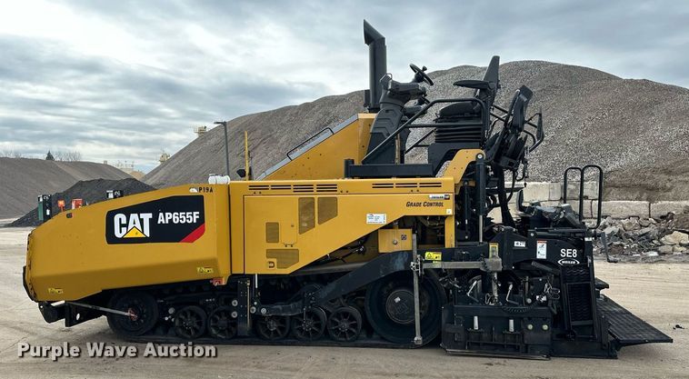 image for item DR4259 2019 Caterpillar AP655F paver