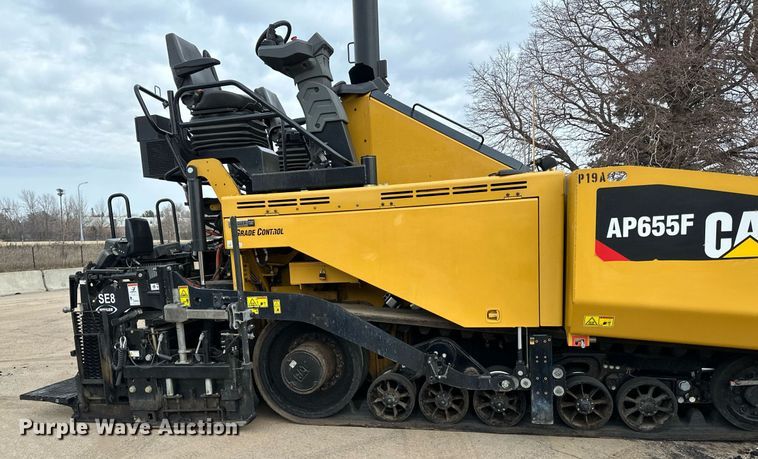 image for item DR4259 2019 Caterpillar AP655F paver