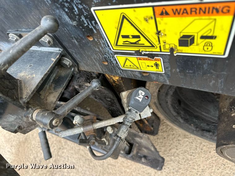 image for item DR4259 2019 Caterpillar AP655F paver