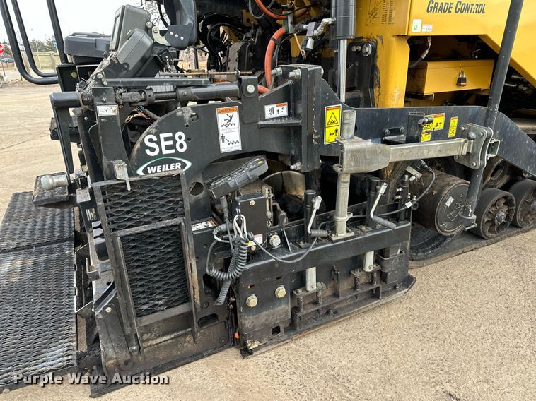image for item DR4259 2019 Caterpillar AP655F paver
